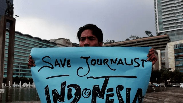 022658700_1415959971-w4