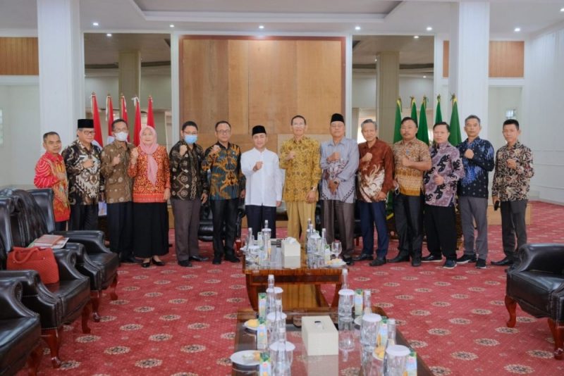pj_bupati_muba_sambut_hangat_pengurus_fkknp-1536x1024