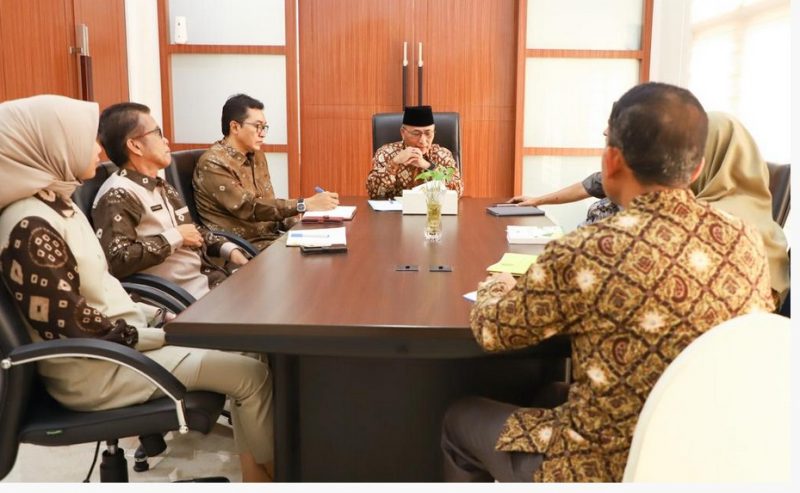 FireShot Webpage Capture 200 - 'Pj Bupati Apriyadi Buka Keran Beasiswa S2 Pertanian dan Perikanan untuk ASN Muba - AQJnews.com' - aqjnews.com